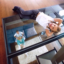 Floor glass in clear laminated glass